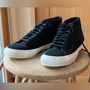 Vans Court Mid Canvas Black shoes, size 9.5 men